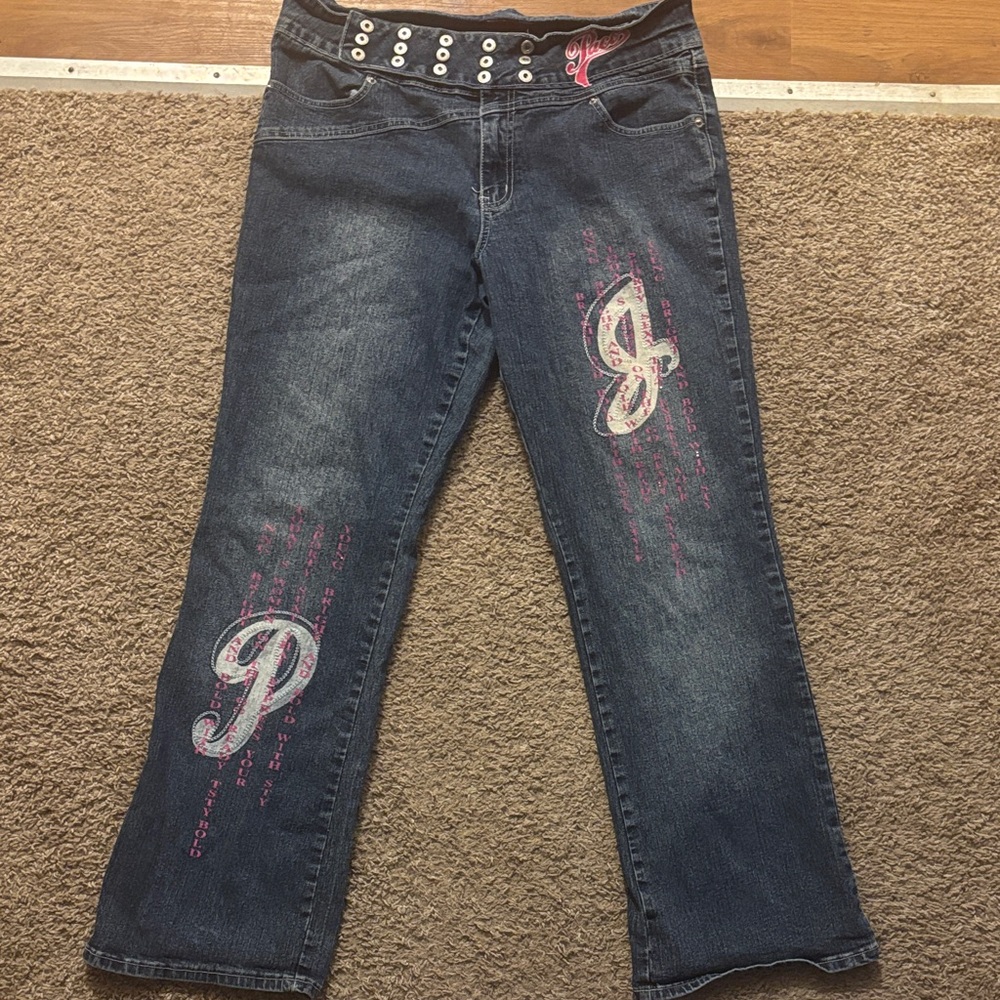 Paco Woman’s 15 Jeans Vintage Y2K Era Pink Embroidered Patches Graphic Designs